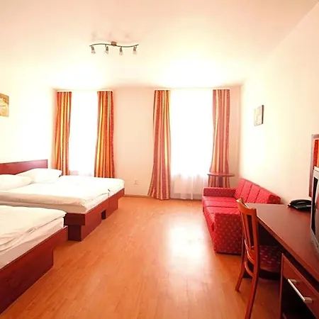 Susa 3* Prague